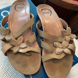 Abeo slides sandals